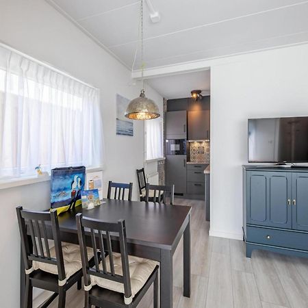 Holiday Home With Garden And Beach De Koog  Bagian luar foto